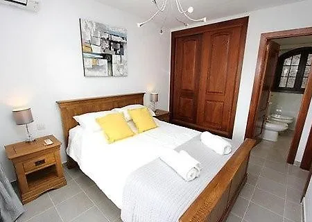 Villa Oceano Once - Beautiful 5 Bedroom Private Pool And Hot Tub Playa Blanca (Lanzarote)