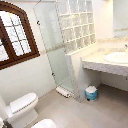 Oceano Once - Beautiful 5 Bedroom Private Pool And Hot Tub Villa