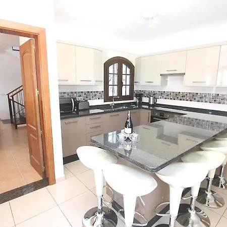 Elegant Oceano Once - Beautiful 5 Bedrooms Private Pool וילה פלאיה בלנקה