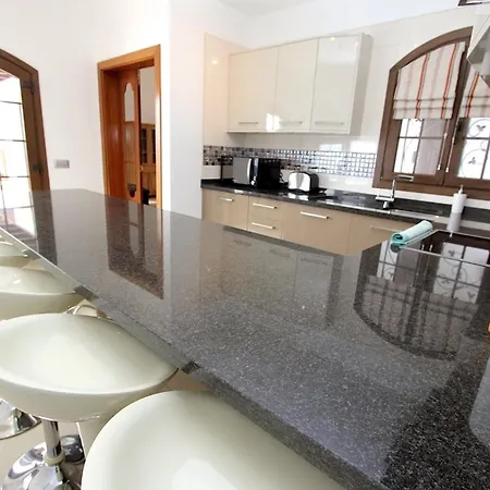 Elegant Oceano Once - Beautiful 5 Bedrooms Private Pool וילה *